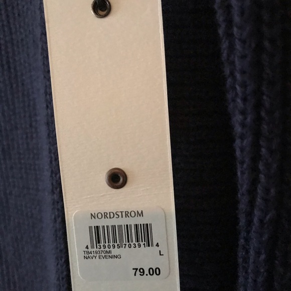 Sweater - Picture 3 of 4